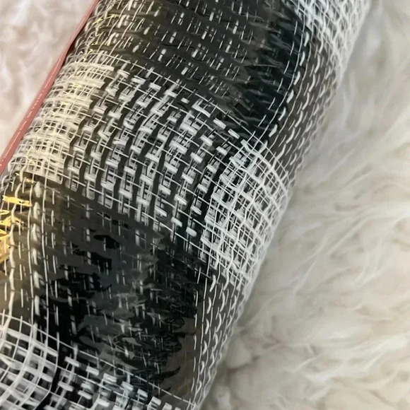 Polypro Mesh Ribbon weatherproof 10in x 30 feet  black/white plaid - Picture 3 of 3